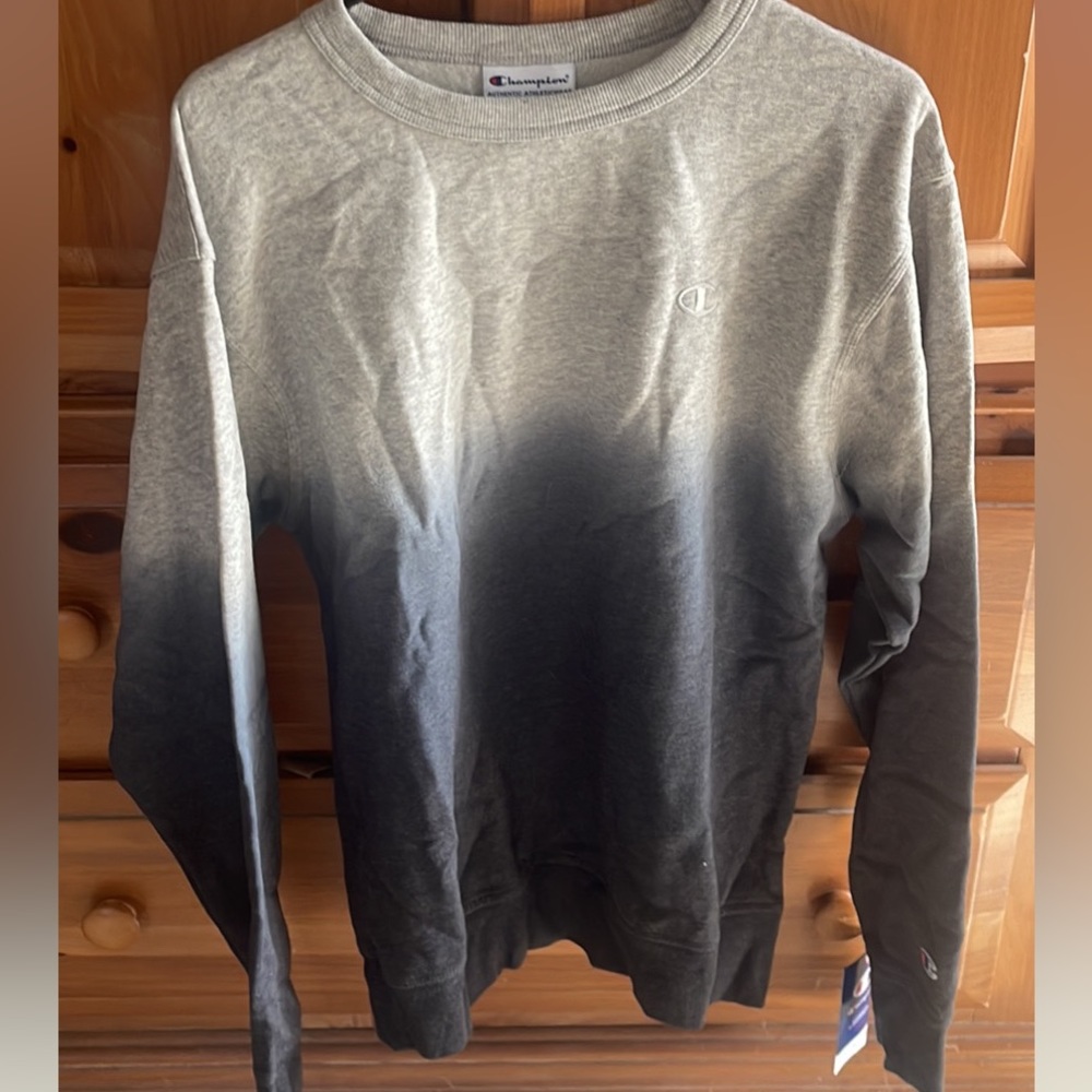 NWT Champion Mens sz medium crew neck sweatshirt